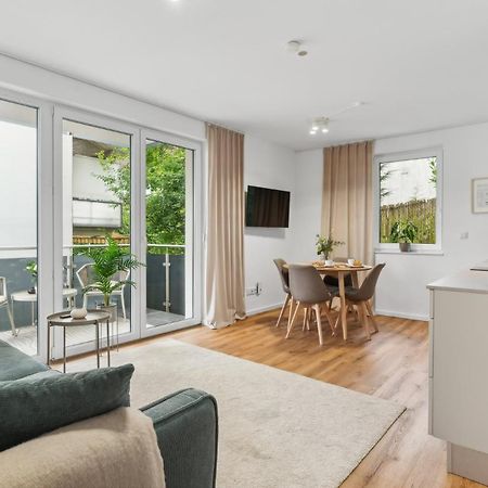 Deluxe Apartment In Bielefeld City Mit Parkplatz Und Balkon Exterior photo