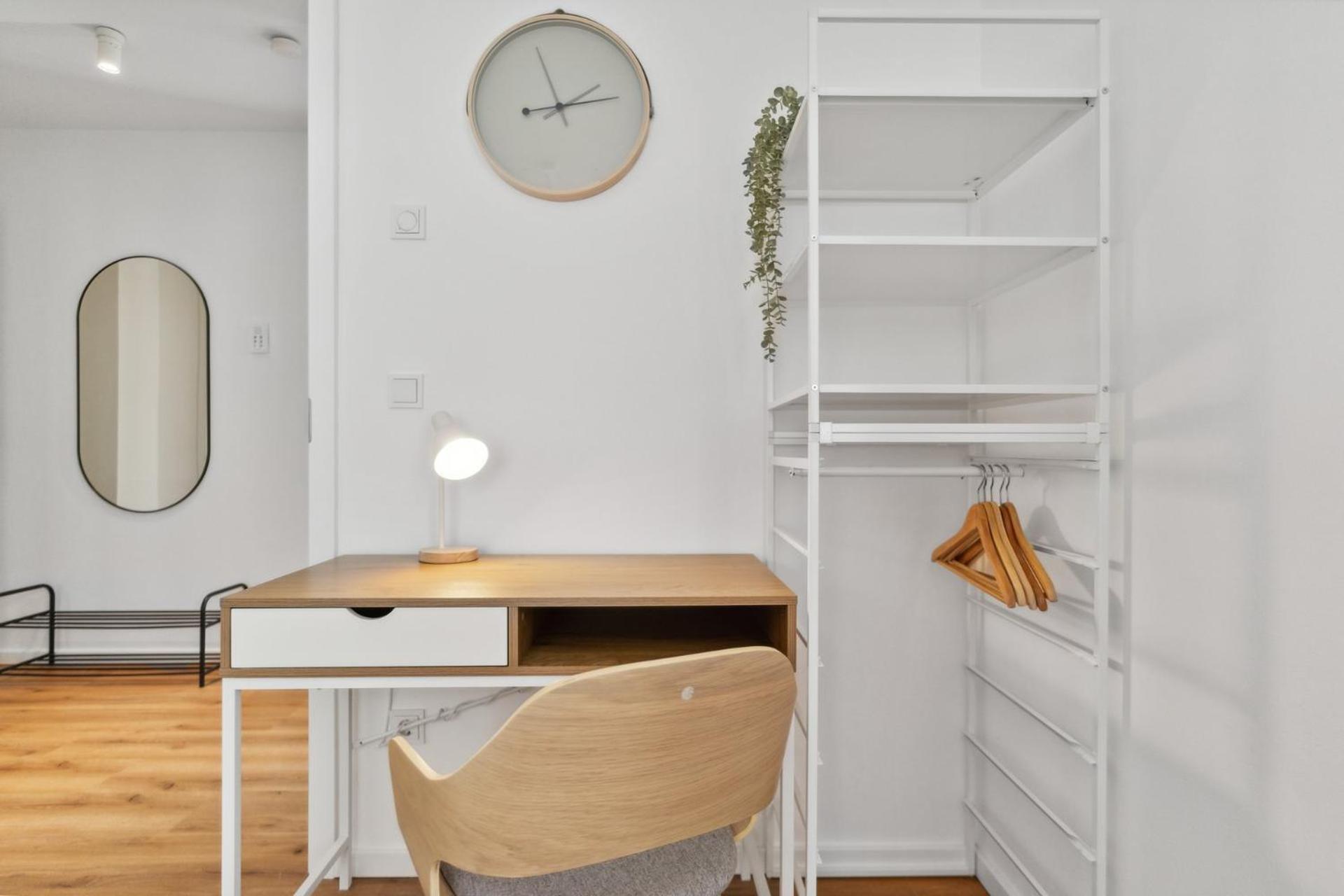 Deluxe Apartment In Bielefeld City Mit Parkplatz Und Balkon Exterior photo