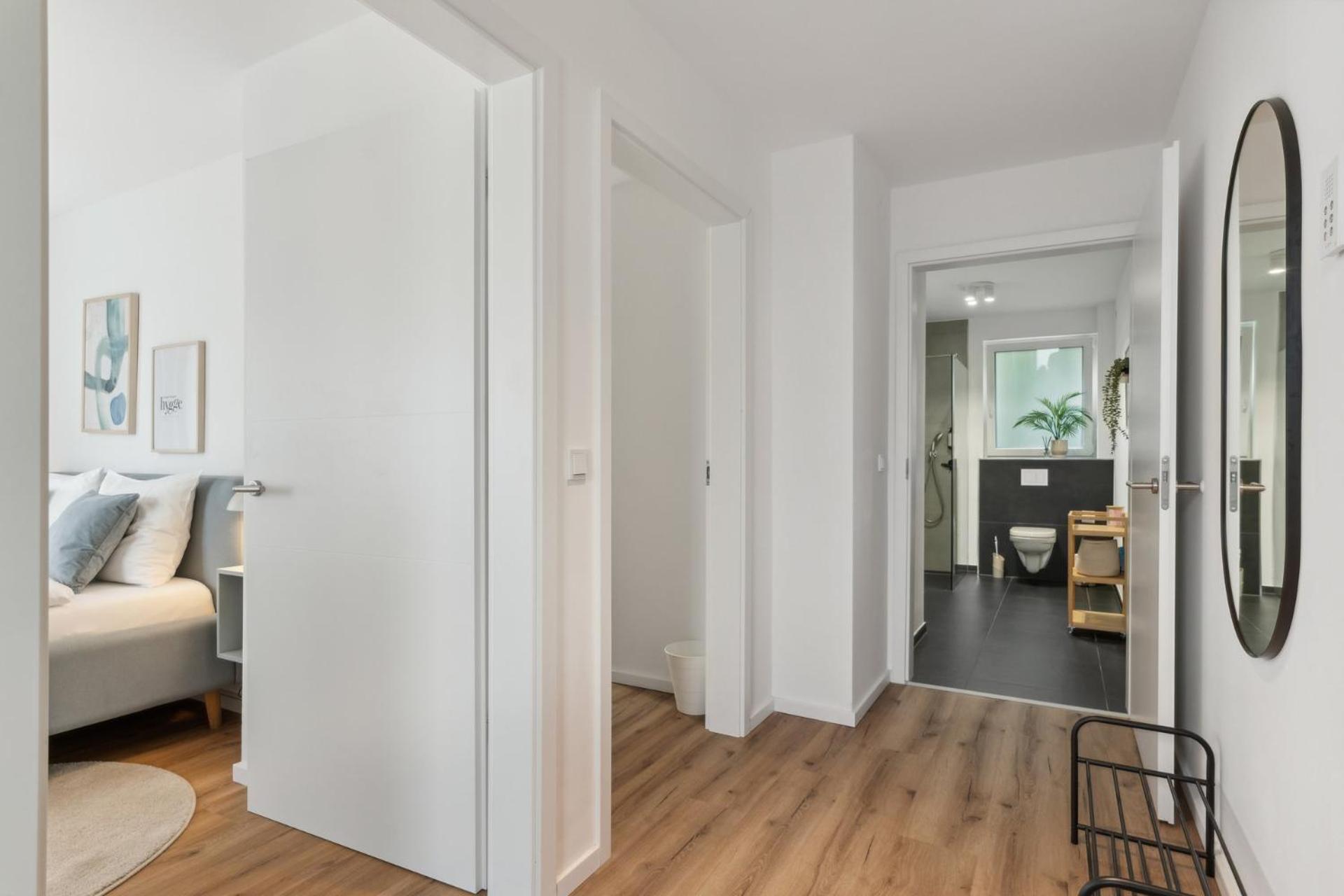Deluxe Apartment In Bielefeld City Mit Parkplatz Und Balkon Exterior photo